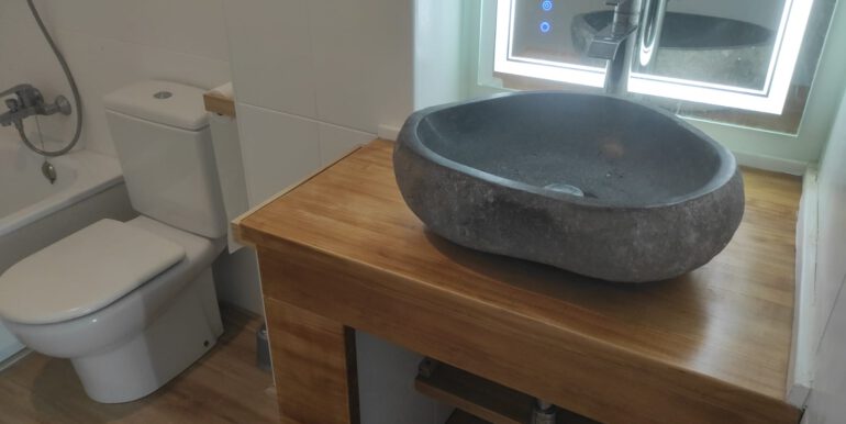 36984082-359C-4CC5-BBF5-572570DE881E