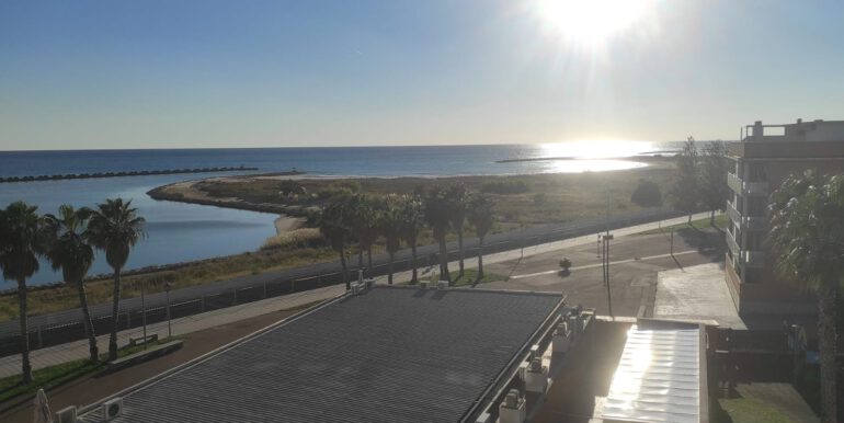 E80DABA3-BE22-4BB4-BC08-45CC6E42F787