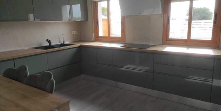 4d370efc-e008-46f4-8d0d-dbee11224948